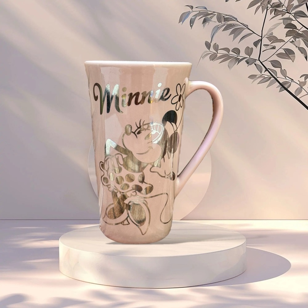 Disney Minnie Mouse Ceramic Mug 6” tall